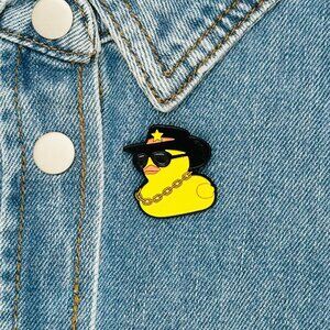 🤩Pin Cartoon Geometric Little Yellow Duck Wearing A Hat Metal Brooch Cowboy Hat